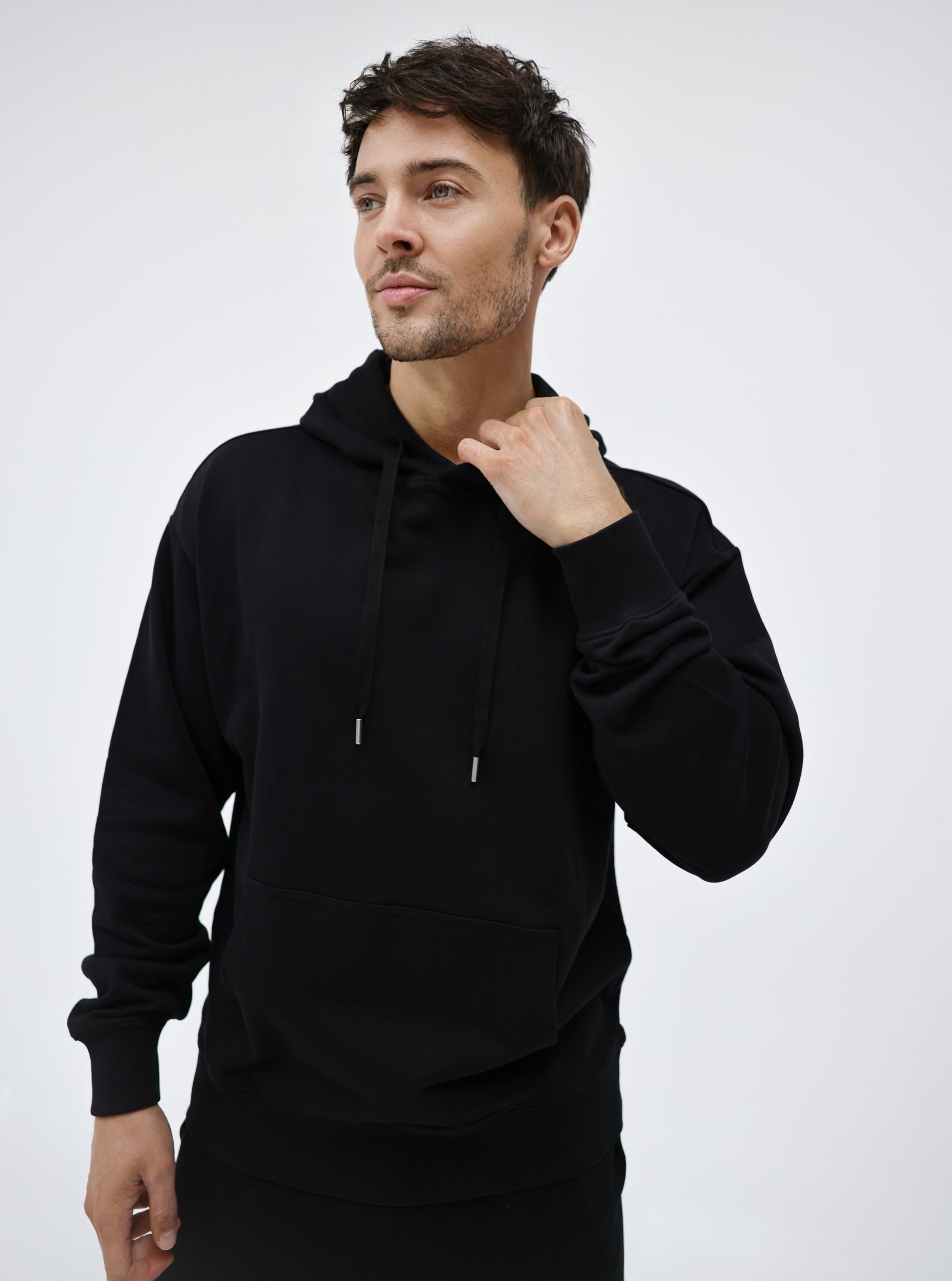 Black|Dylan is 5’11” and wearing a size L