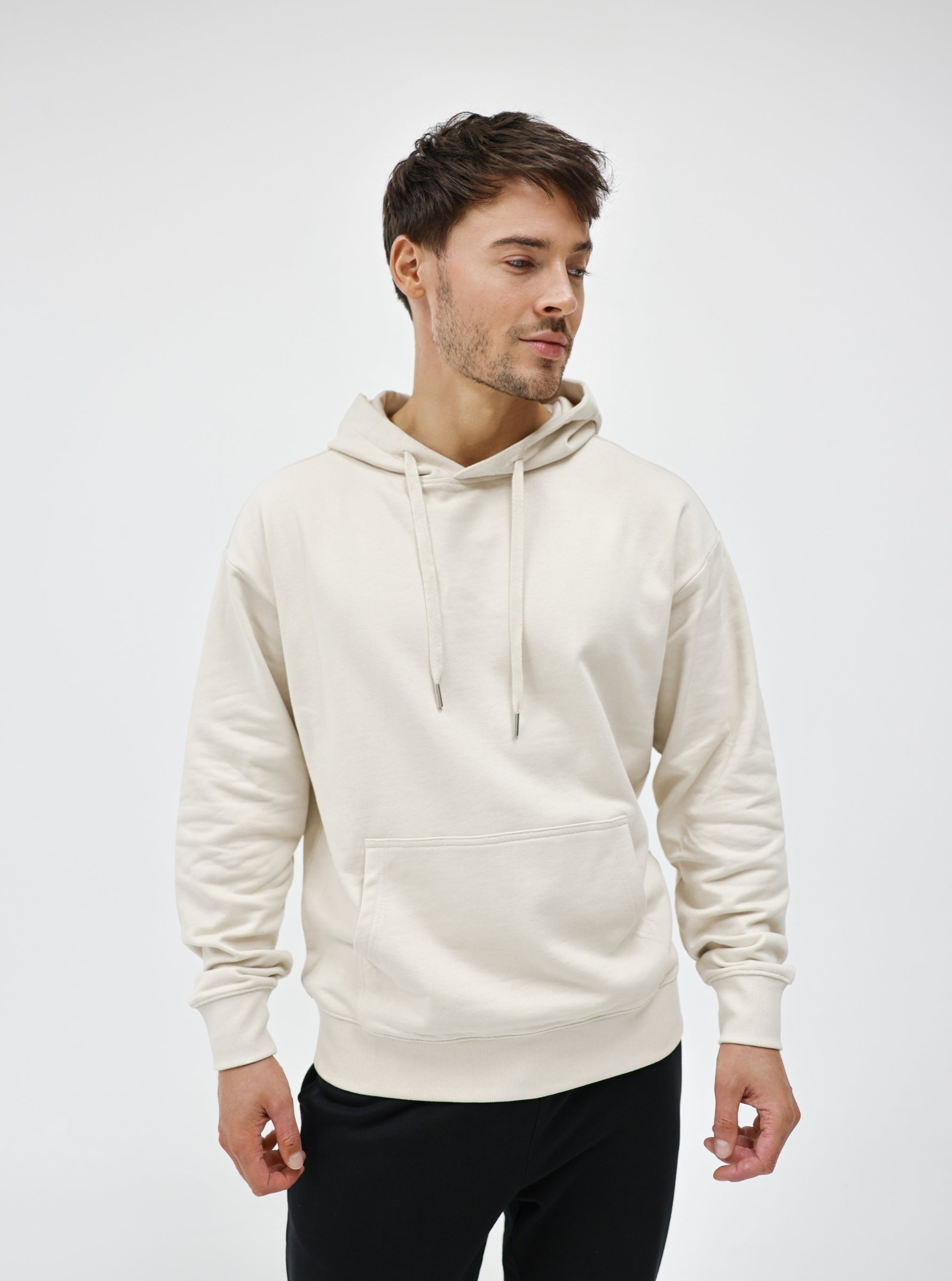 Ecru|Dylan is 5’11” and wearing a size L